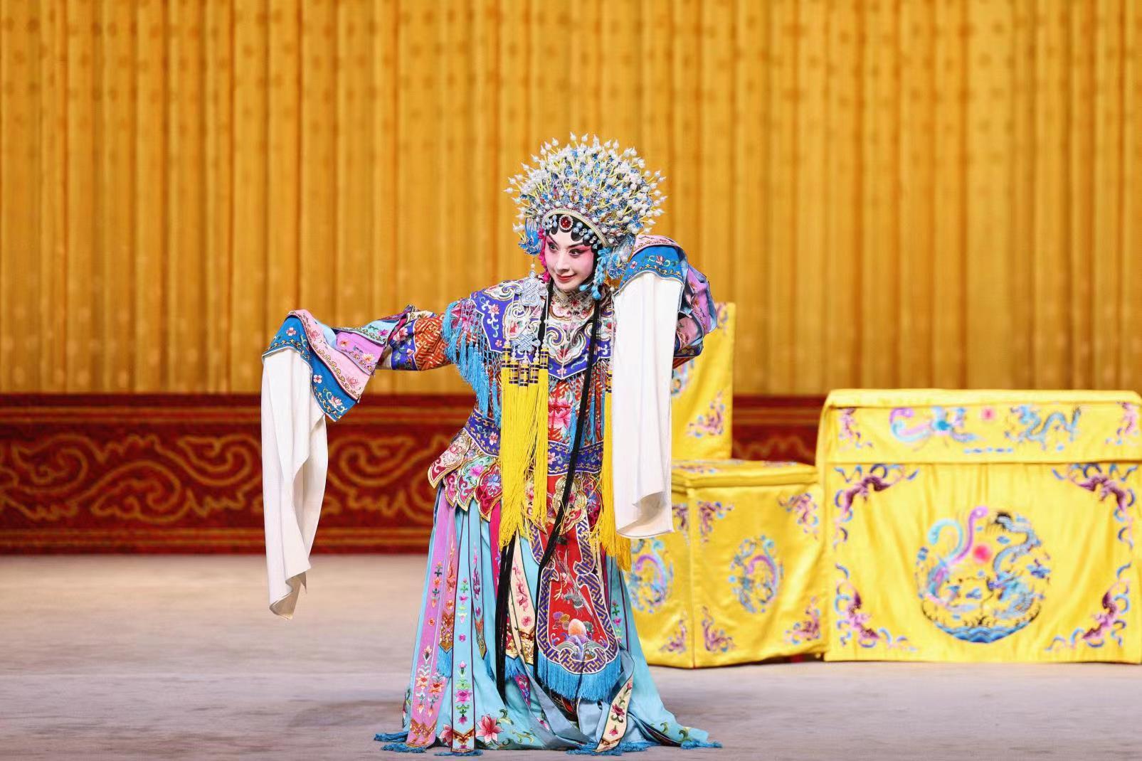 国家大剧院与上海弘依梅京剧团特别策划“八月十五月光明”系列京剧演出上演
