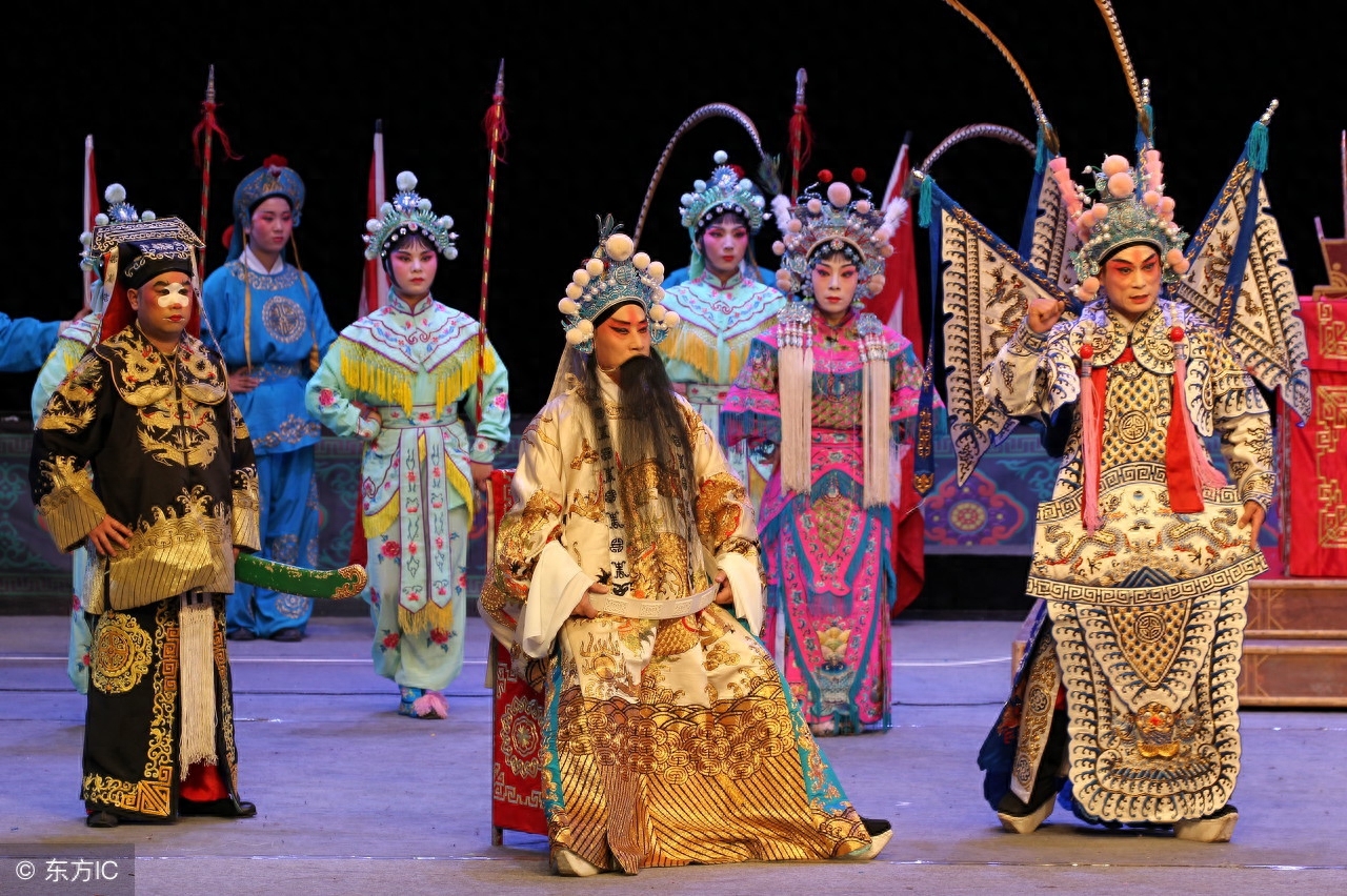 河南戏曲种类达45类，堪称地方戏曲大省，豫剧、曲剧、越调最有名